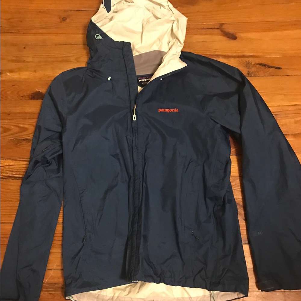 Patagonia light weight rain jacket in dark teal